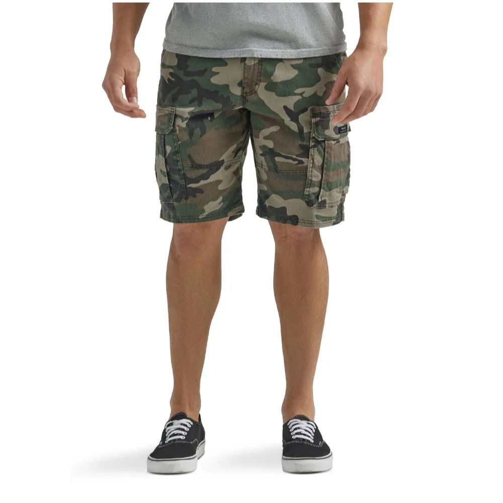 Wrangler Men's Size 46 Cargo Shorts Green camouflage 10" inseam